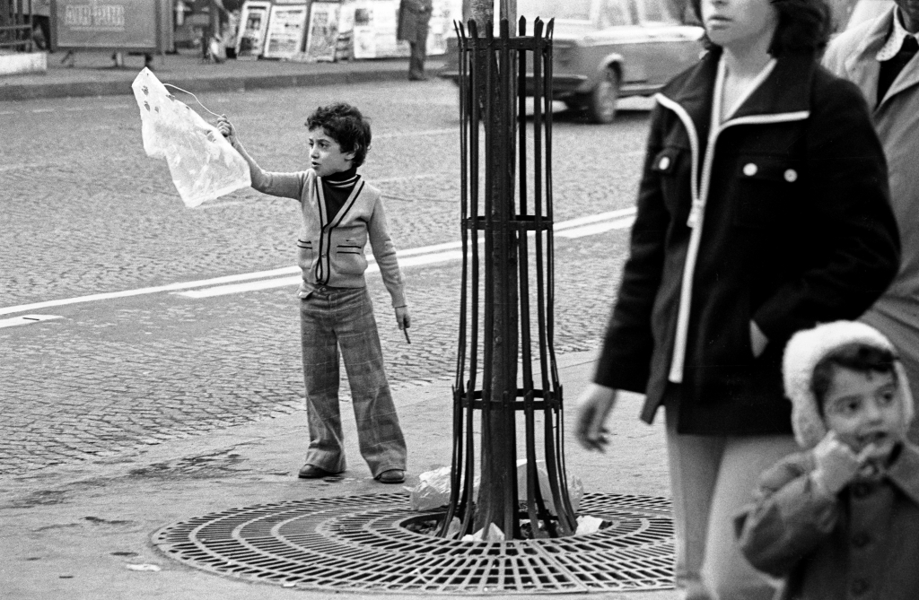 Les Gens De Paris in their life any day