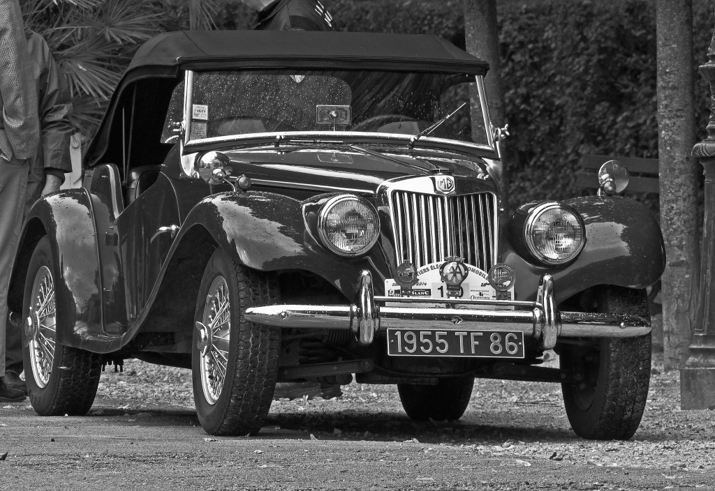 Rallye Poitiers Élégance Automobiles 28-29 juin 2014 par Okaio Création